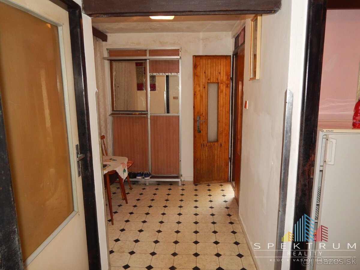 SPEKTRUM REALITY - Na Predaj rodinný dom s pozemkom 1385 m2, - 10