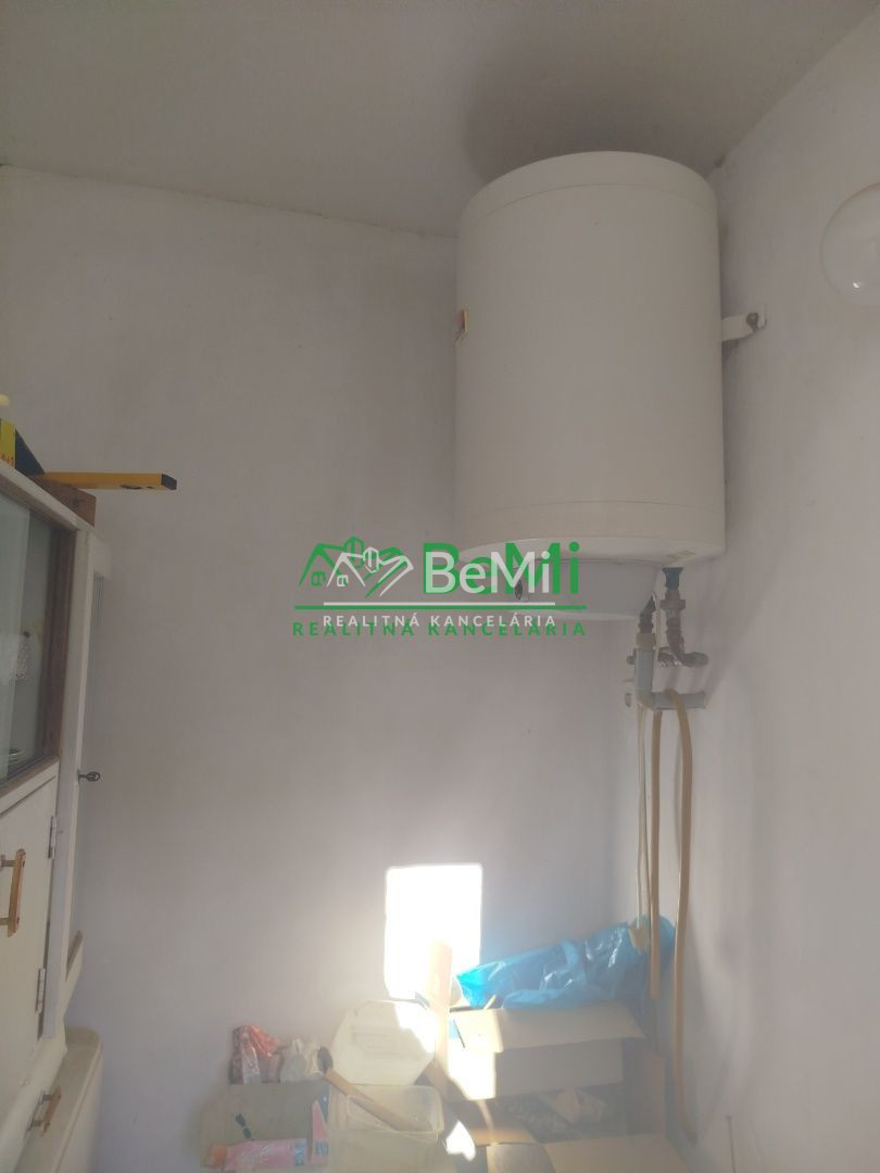 016-12-PAMAa Starší dom v obci Lukáčovce s veľkým pozemkom - 10