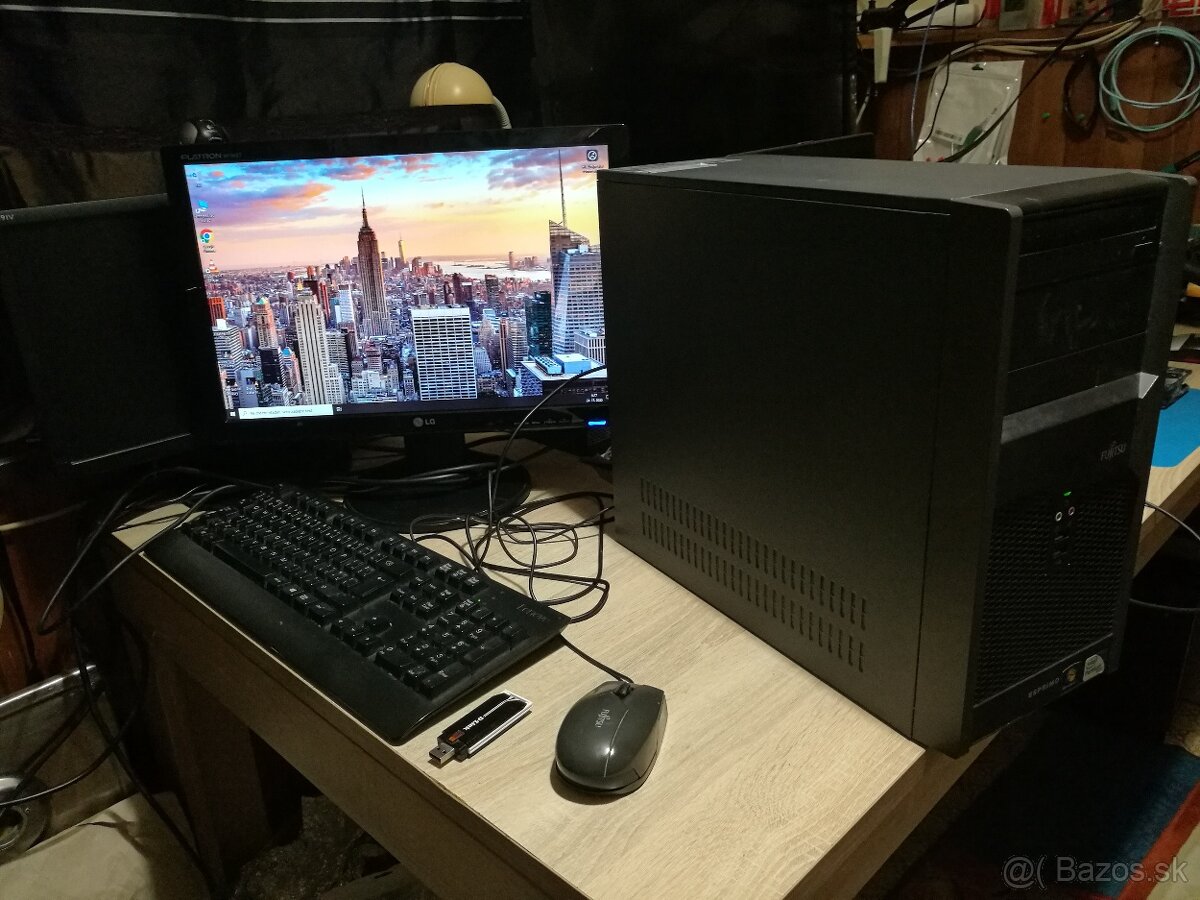 Komplet PC zostava. Fujitsu. 2 x Disk. - 10