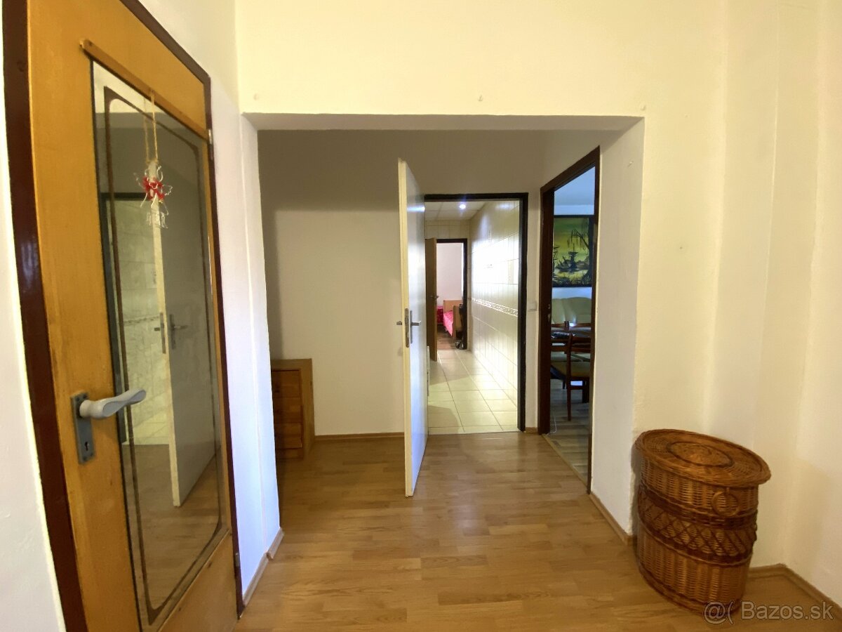 Predaj 4-izbový byt + veľký balkón M-laborce - 10