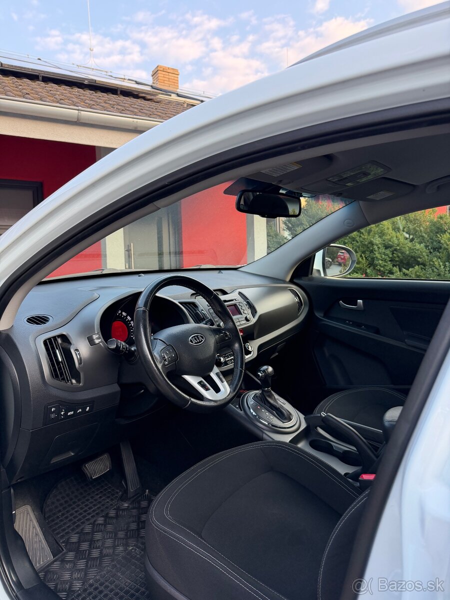 KIA Sportage 2.0 CRDi 4x4 - 10