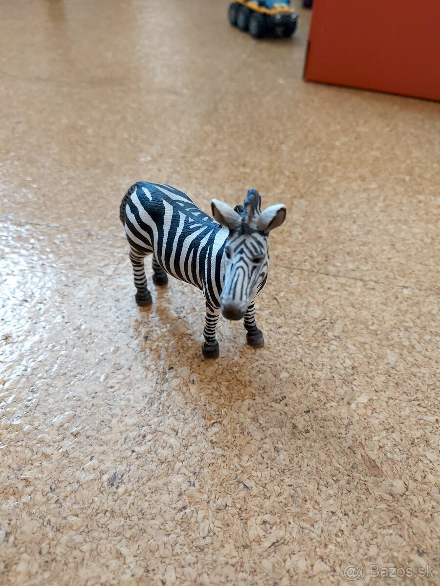 Plastove zvierata a dinosaury - 10