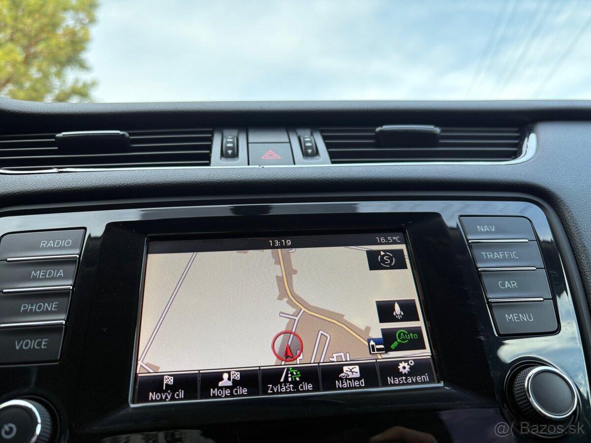 Škoda Octavia 2.0TDi DSG Combi - 10