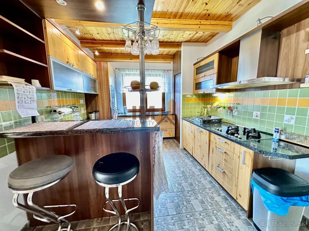 NA PREDAJ MODERNÝ ZREKONŠTRUOVANÝ 4i RODINNÝ DOM S GARÁŽOU - 10