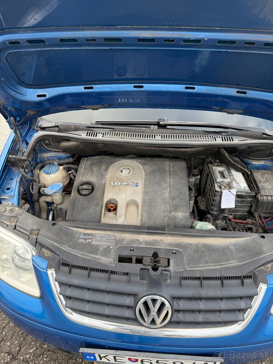 Volkswagen Touran 1.6 FSI STK DO NOVEMBRA 2027 - 10