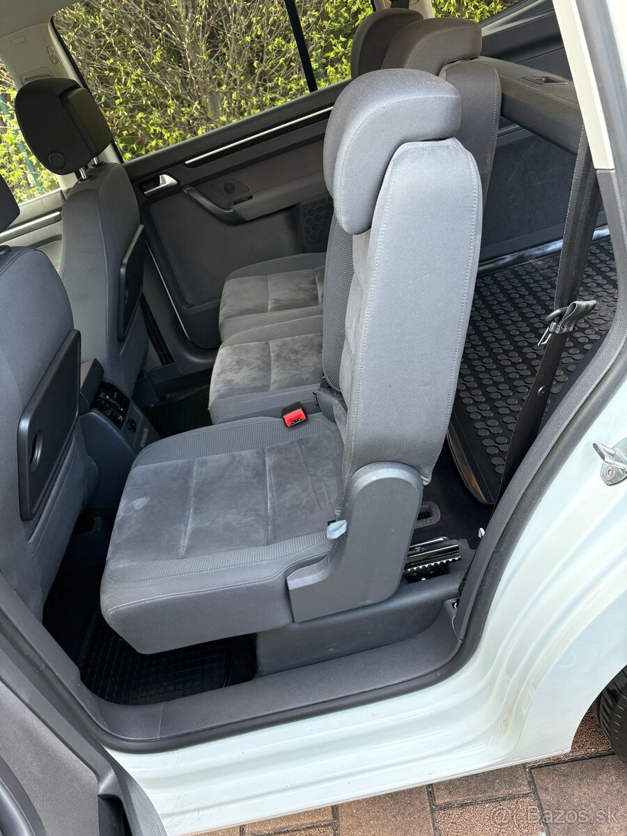 VW Touran 2,0 TDi - 10