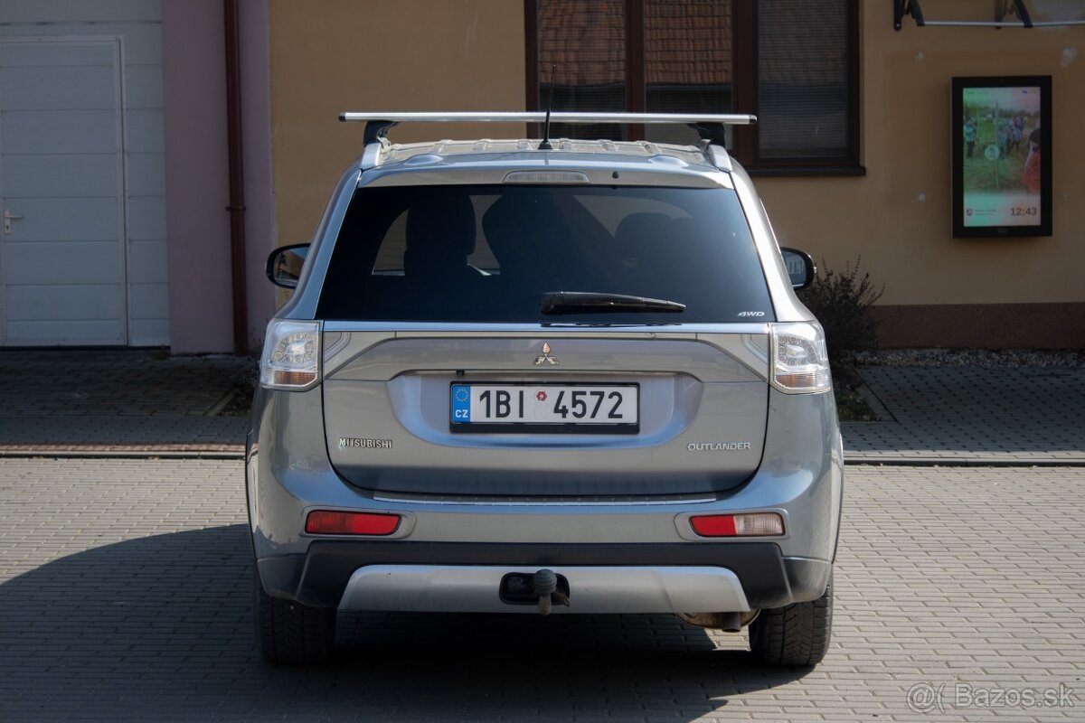 Mitsubishi Outlander 2.2 DI-D 2015 - 10