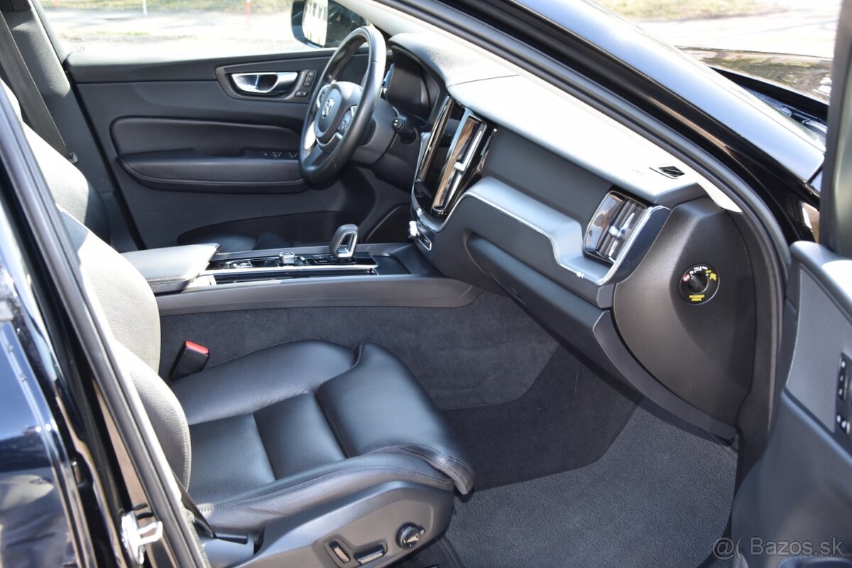 Volvo XC60 2.0 B4 mHEV Momentum A/T - 10