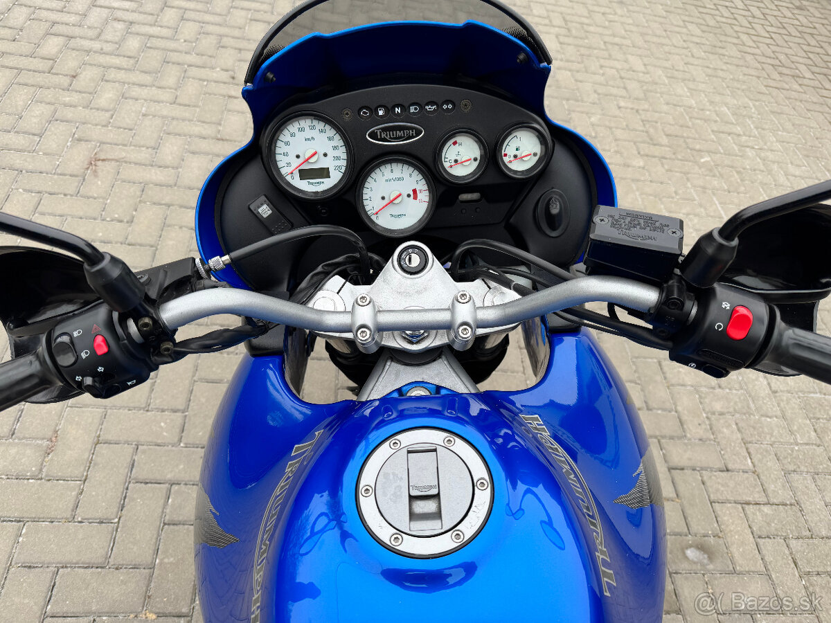 Triumph Tiger 955i - 10