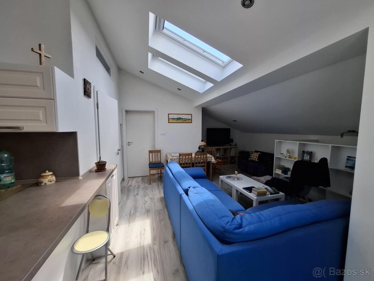 NA PREDAJ - rod.dom, Kľačno, okr. Prievidza - 10