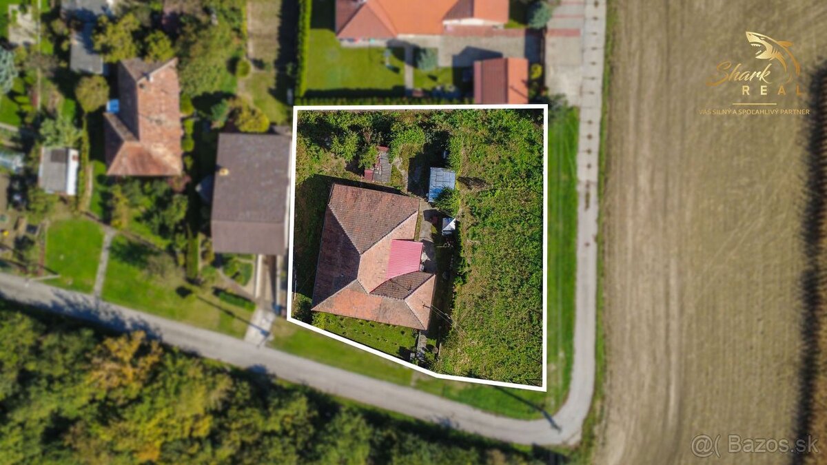 Na predaj 6-izbový rodinný dom s veľkým pozemkom v Komjatici - 10