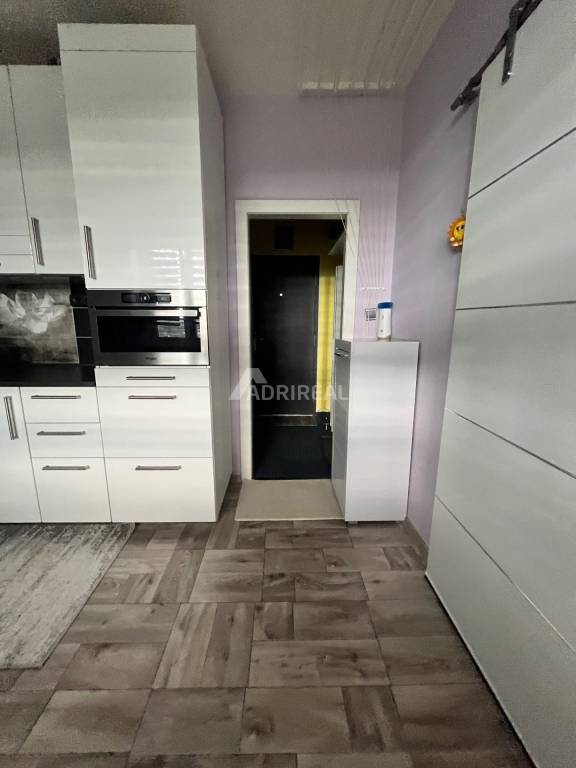 REZERVOVANÉ: 1i byt rekonštr. + zariadenie 38,92 m2; Záhonok - 10