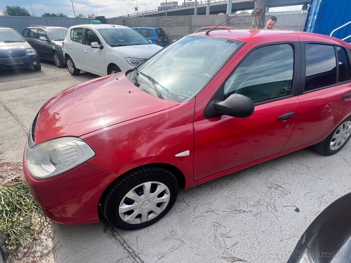 Mal nehodu Renault Thalia 2009 1.2 LPG - 10