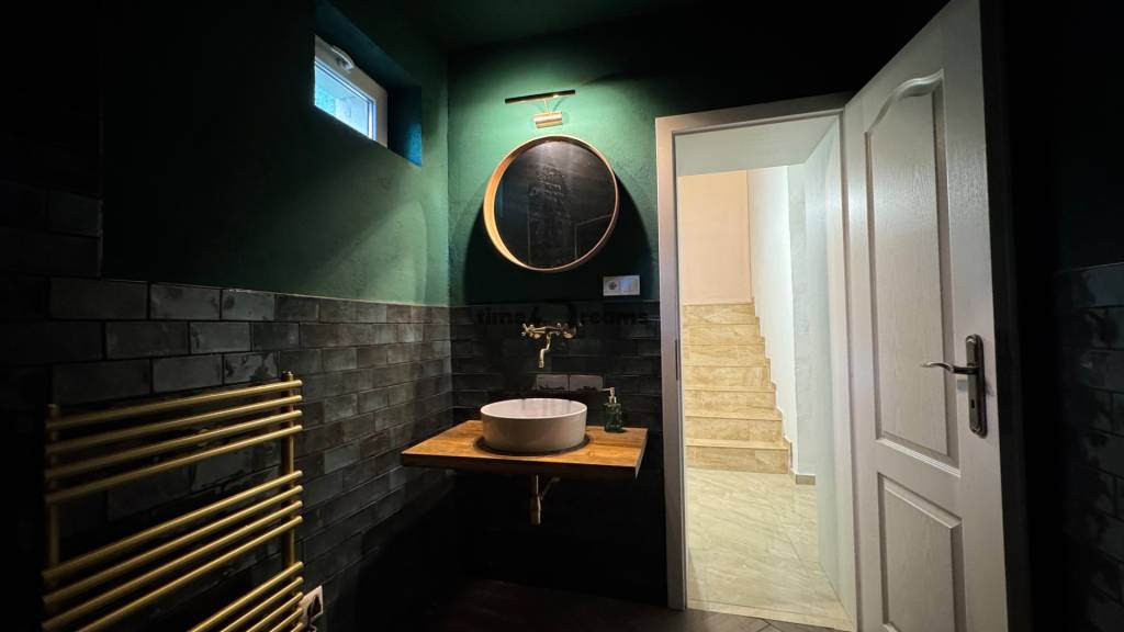 NA PREDAJ 9 izbový rodinný dom v obci Cabaj Čápor - 10