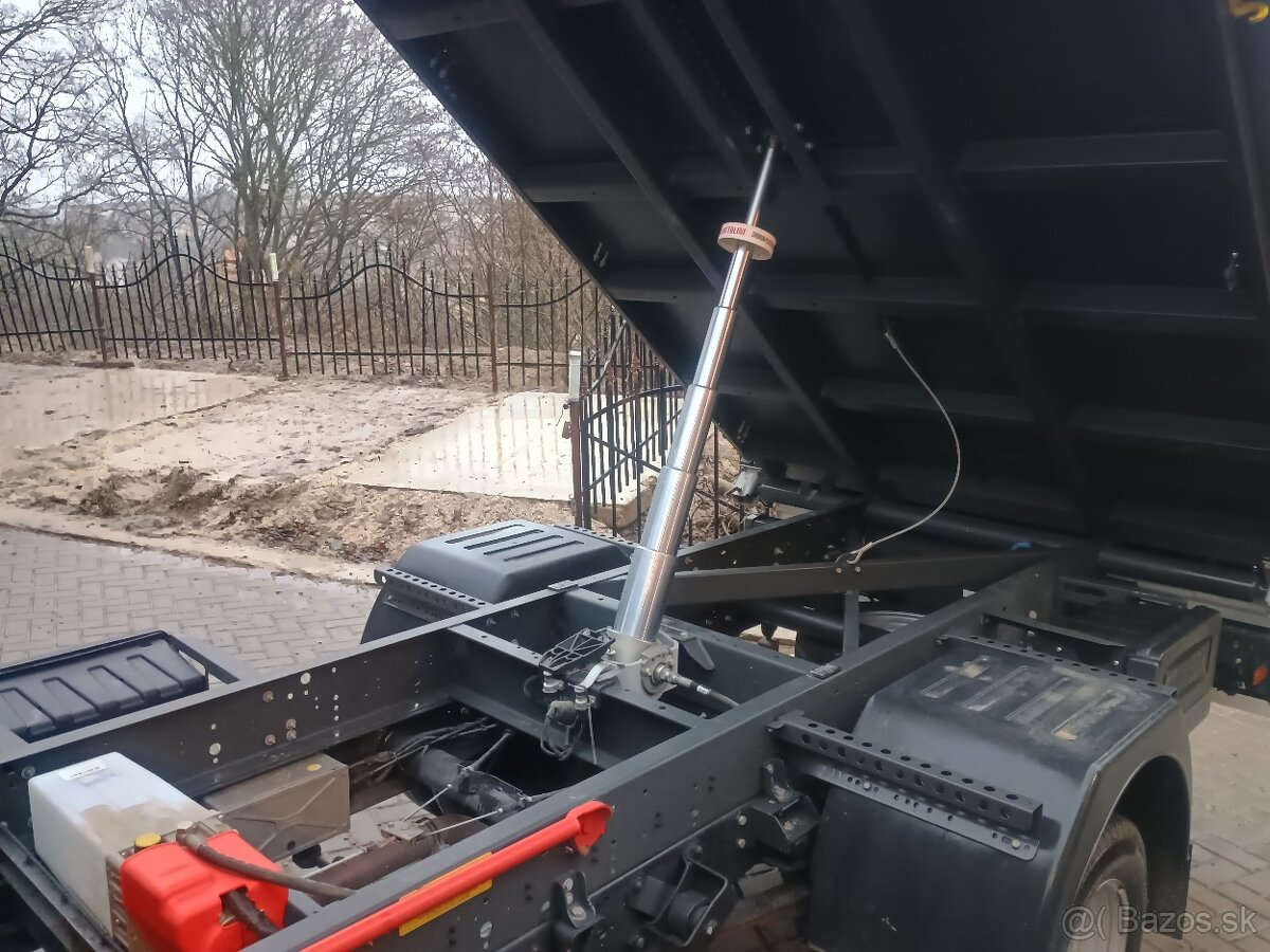 IVECO DAILY 35C18 trojstranný vyklápač - 10