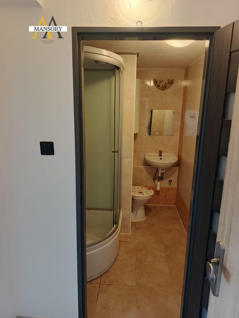 Na predaj 1-izbový byt na 5 poschodí - 10