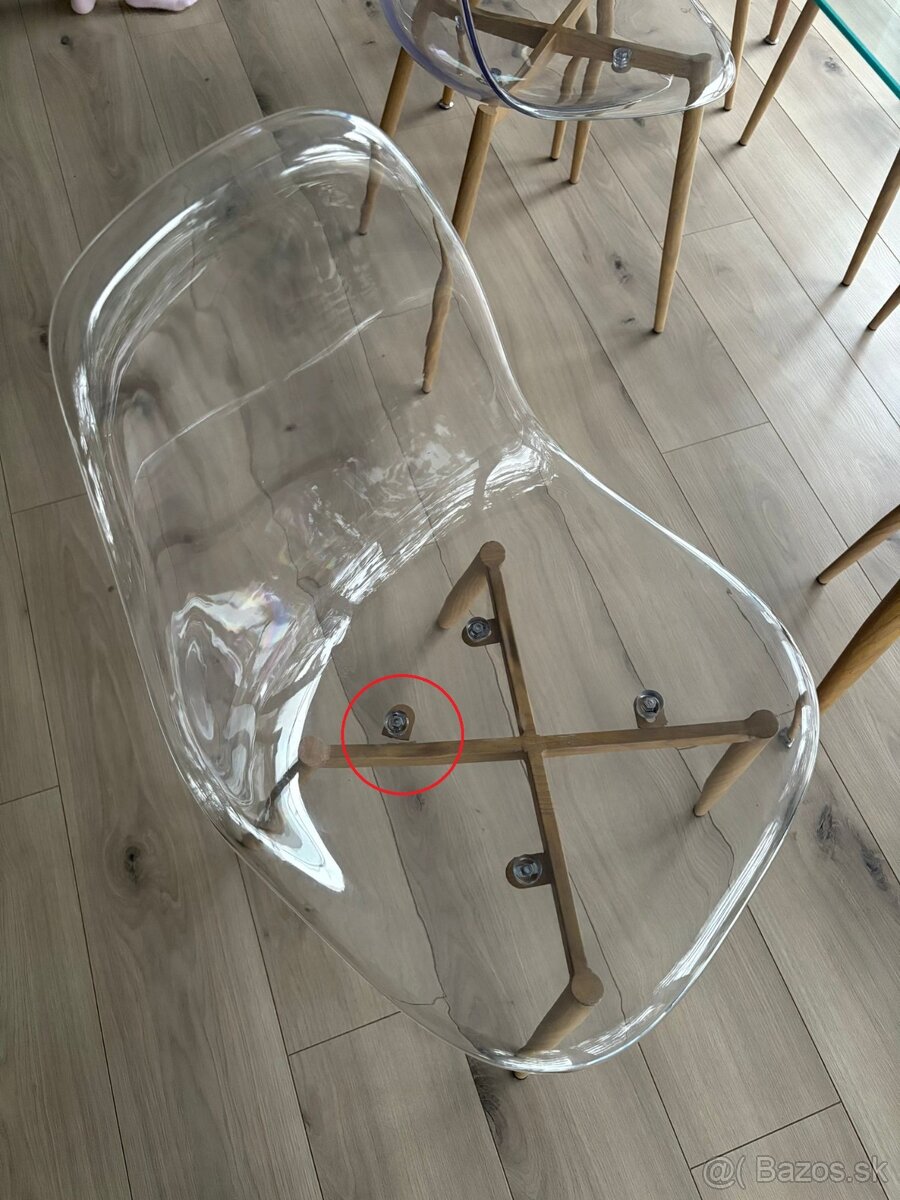 Jedálenský stôl - 10