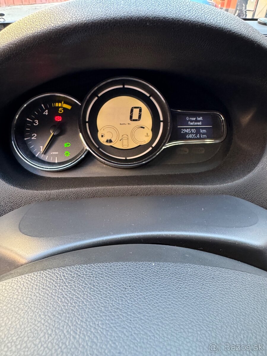 Renault Megane III 1.5 dCi - 10