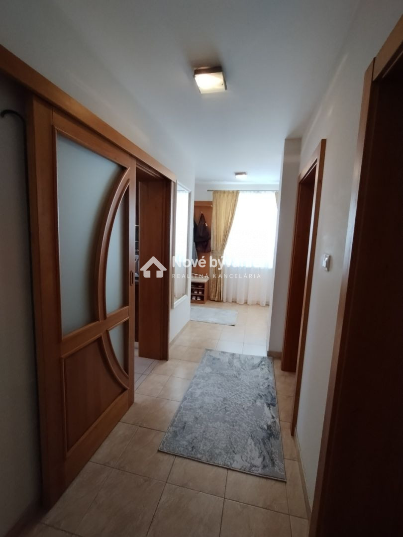 Predaj/Výmena, rodinný dom, bazén, sauna, garáž-Želiezovce - 10