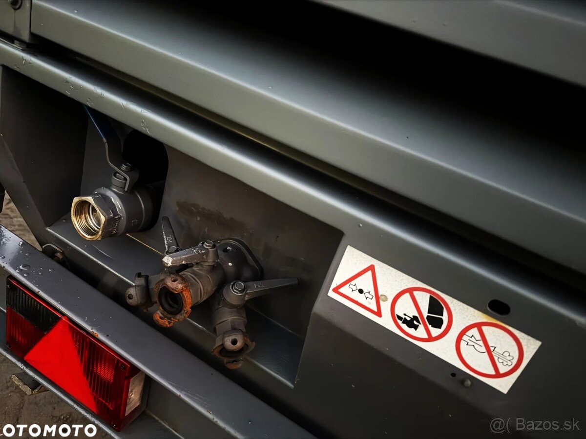 Skrutkový kompresor Atlas Copco XAHS 186 11 m3. Dovezený z N - 10