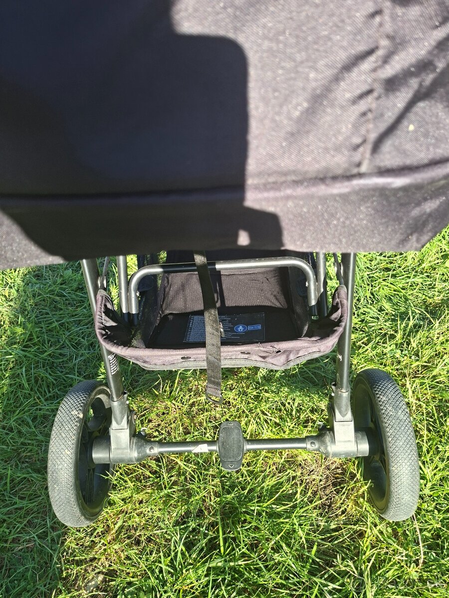 Čierny športový kočár Kinderkraft - 10