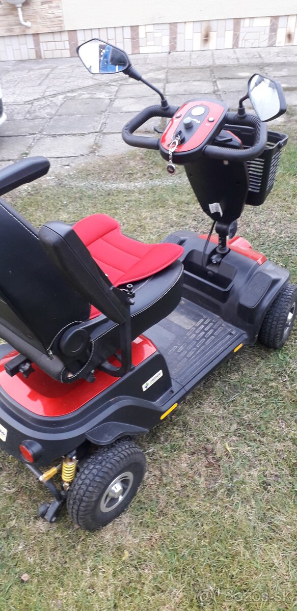 Elektrický vozík pre invalidov. - 10