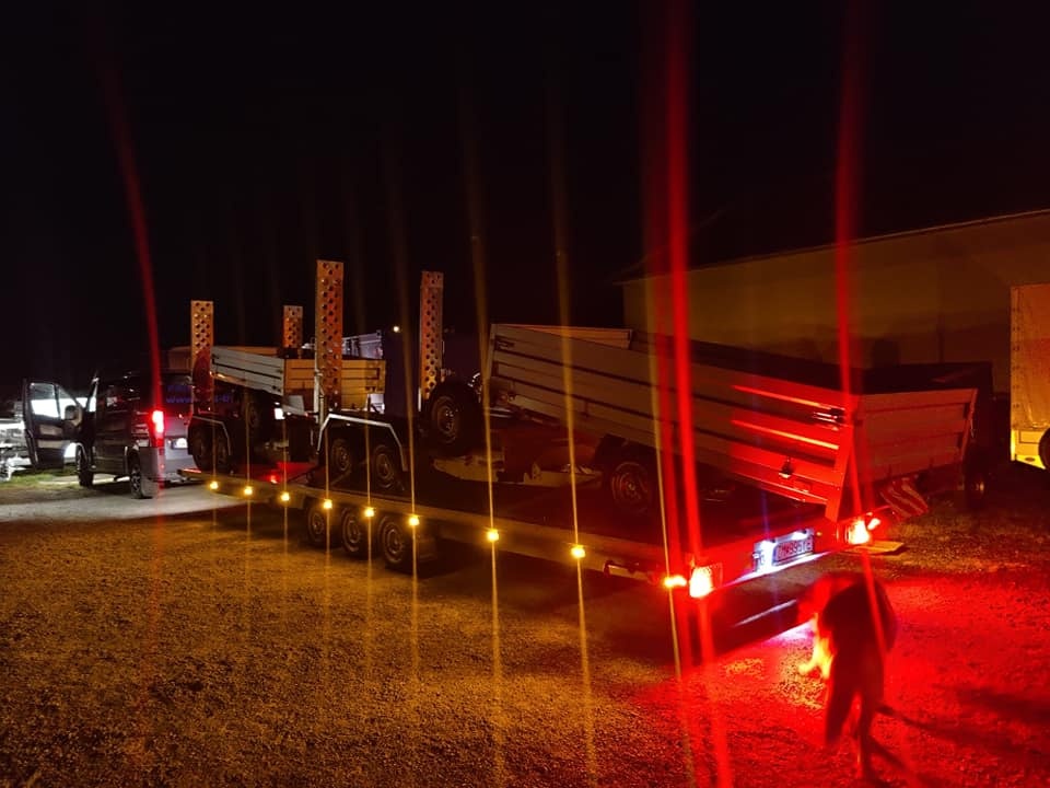 Prívesný vozík - trojnápravové plato - 10