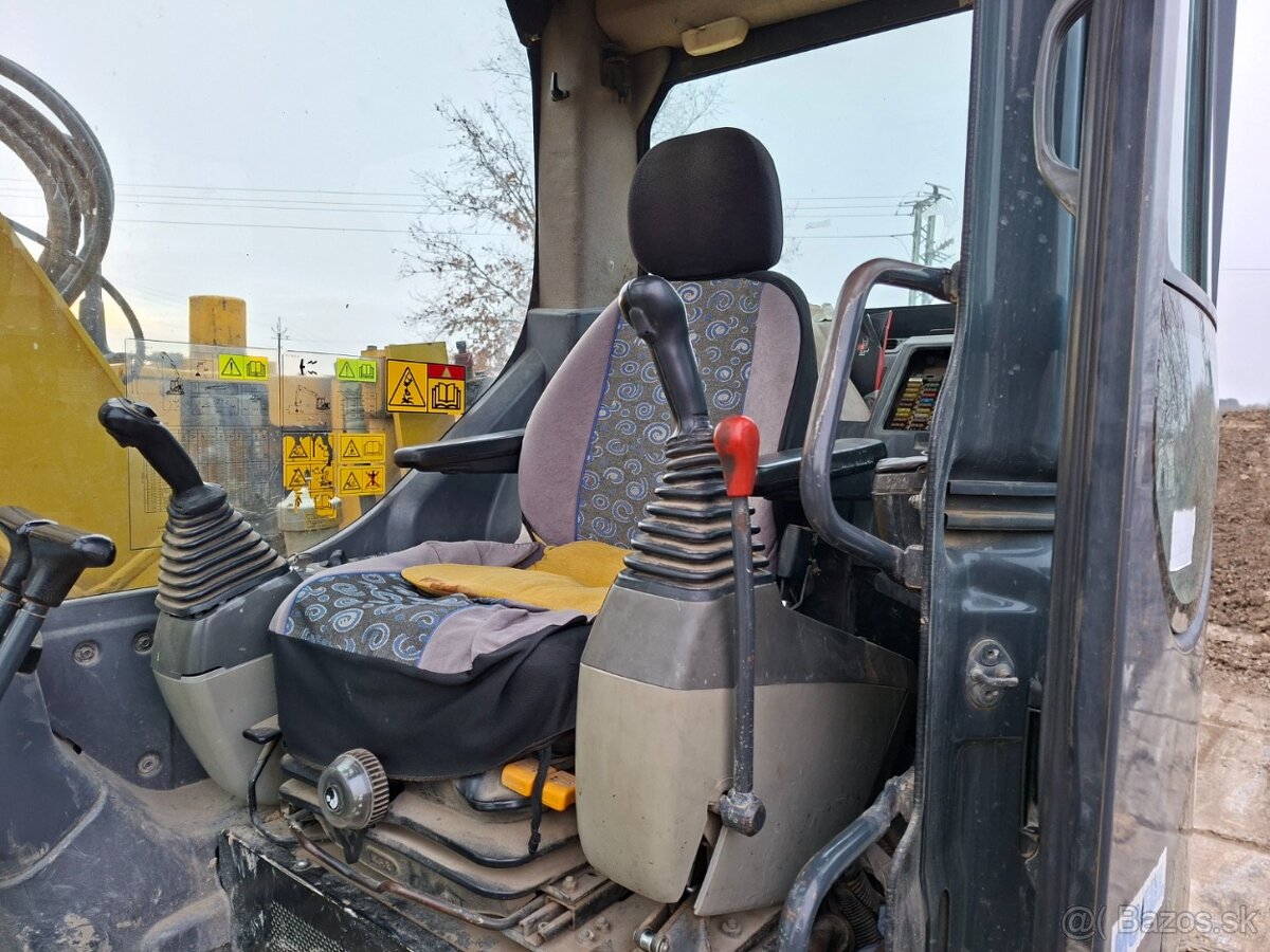 KOMATSU PC 138 US-8 - 10