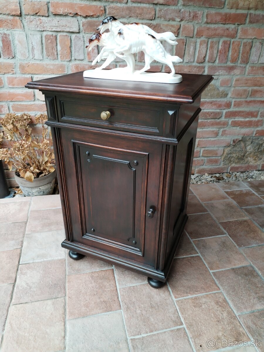 Starožitna skrinka, nočný stolík - 10