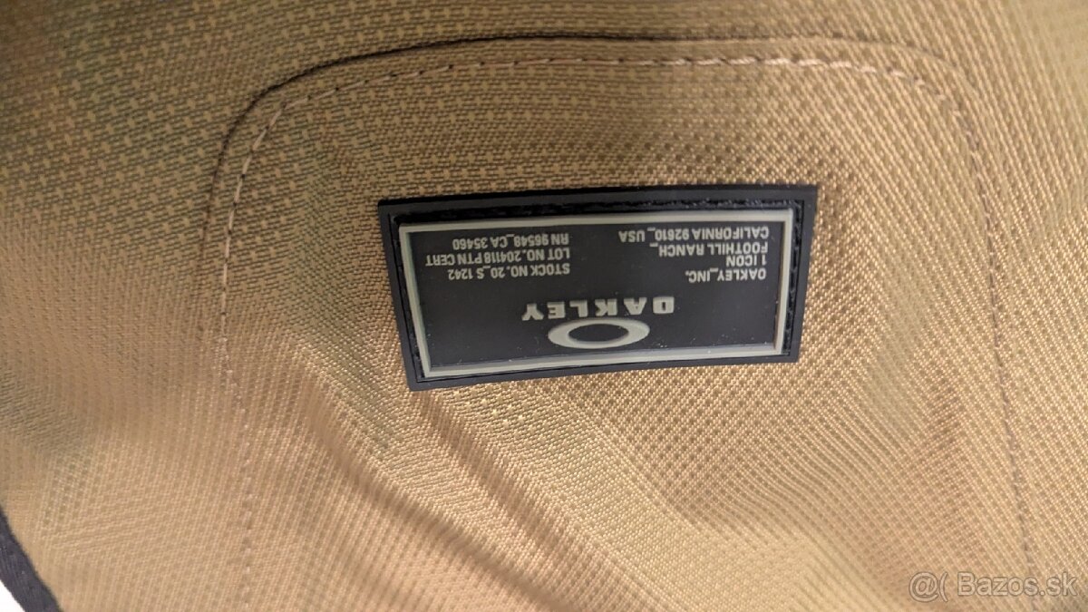 Predám úplne nový baťoh oakley 21l FOS901477-32 - 10
