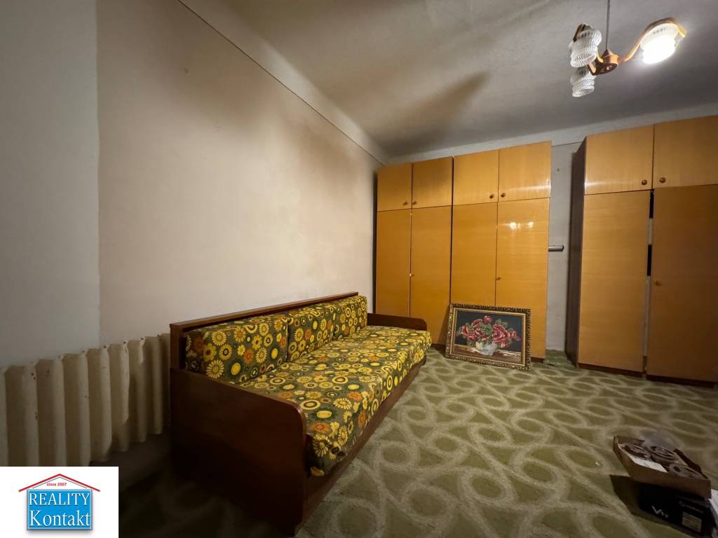 Predáme rodinný dom v obci Zemné - 10