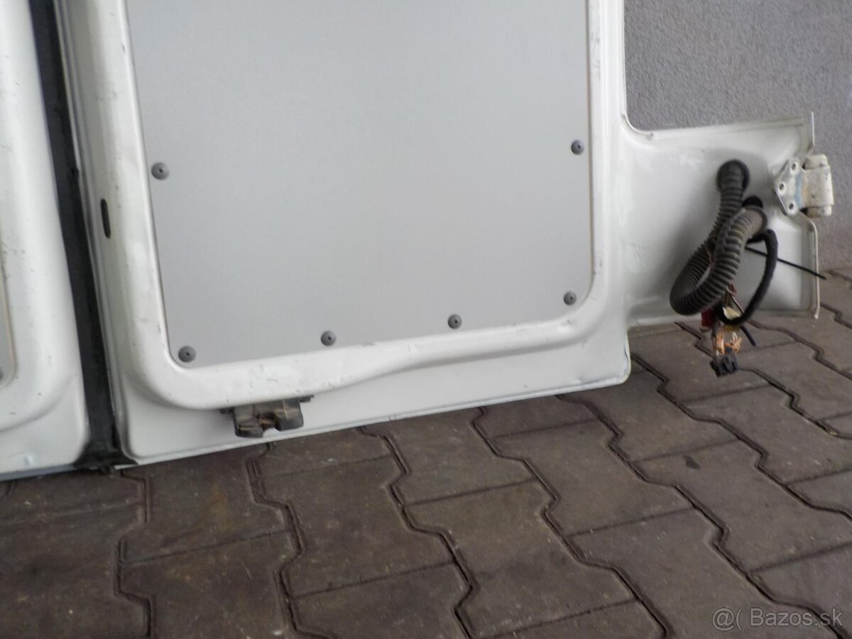 Zadné krýdlove dvere VW T5 - 10