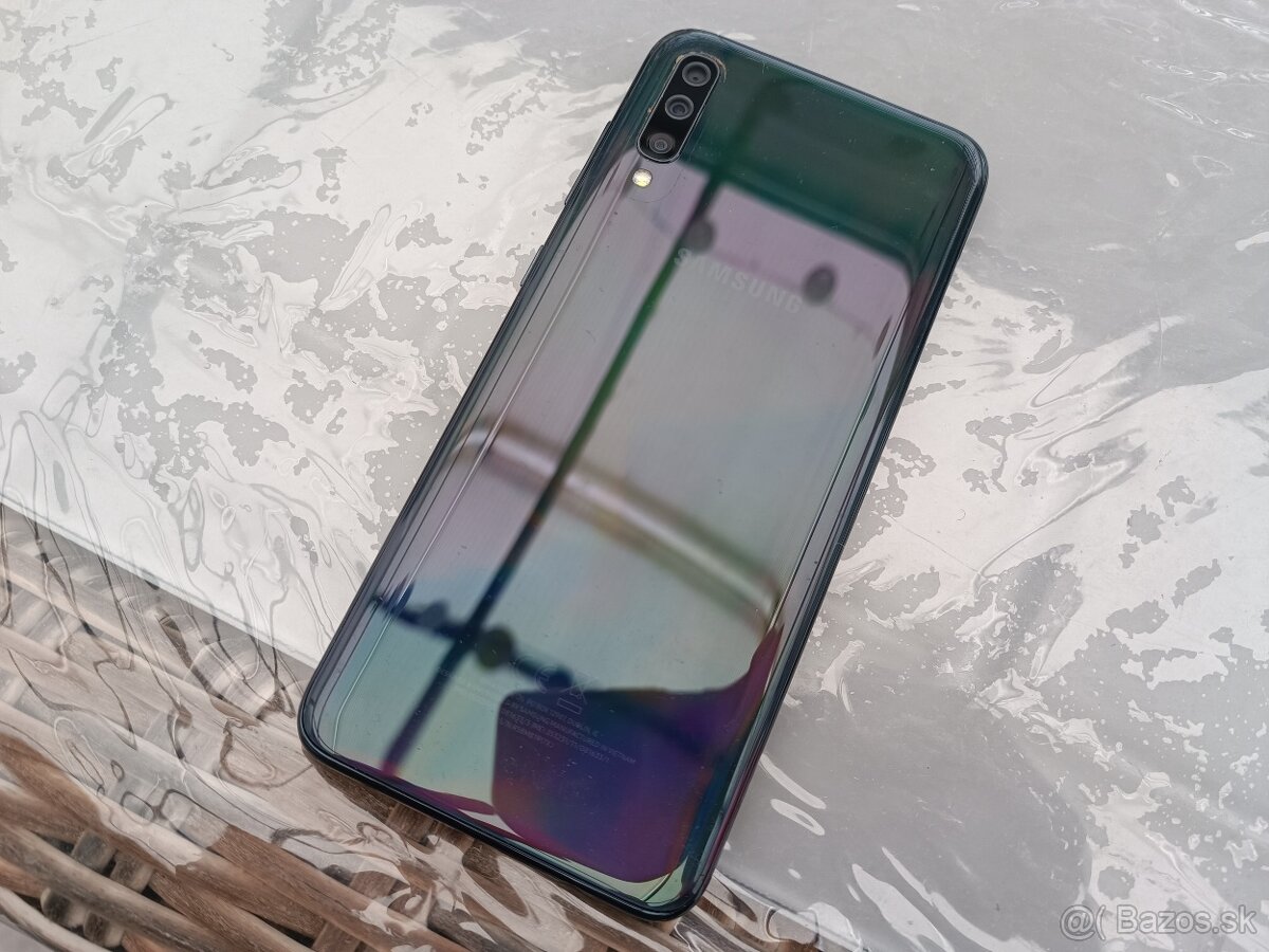 Mobilní telefon Samsung Galaxy A70 / 6GB RAM / 128GB - 10