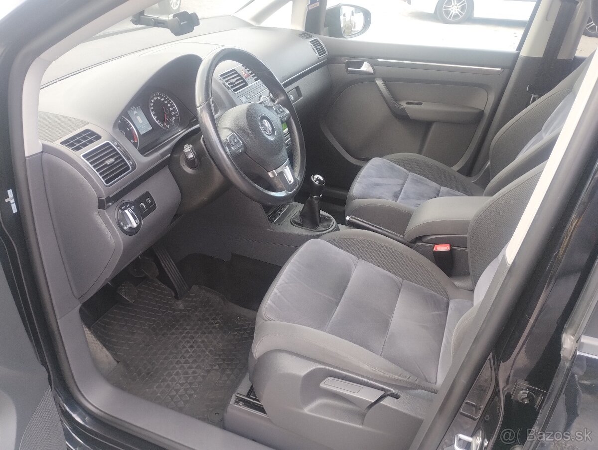 Volkswagen Touran 2.0 TDI Highline - 10