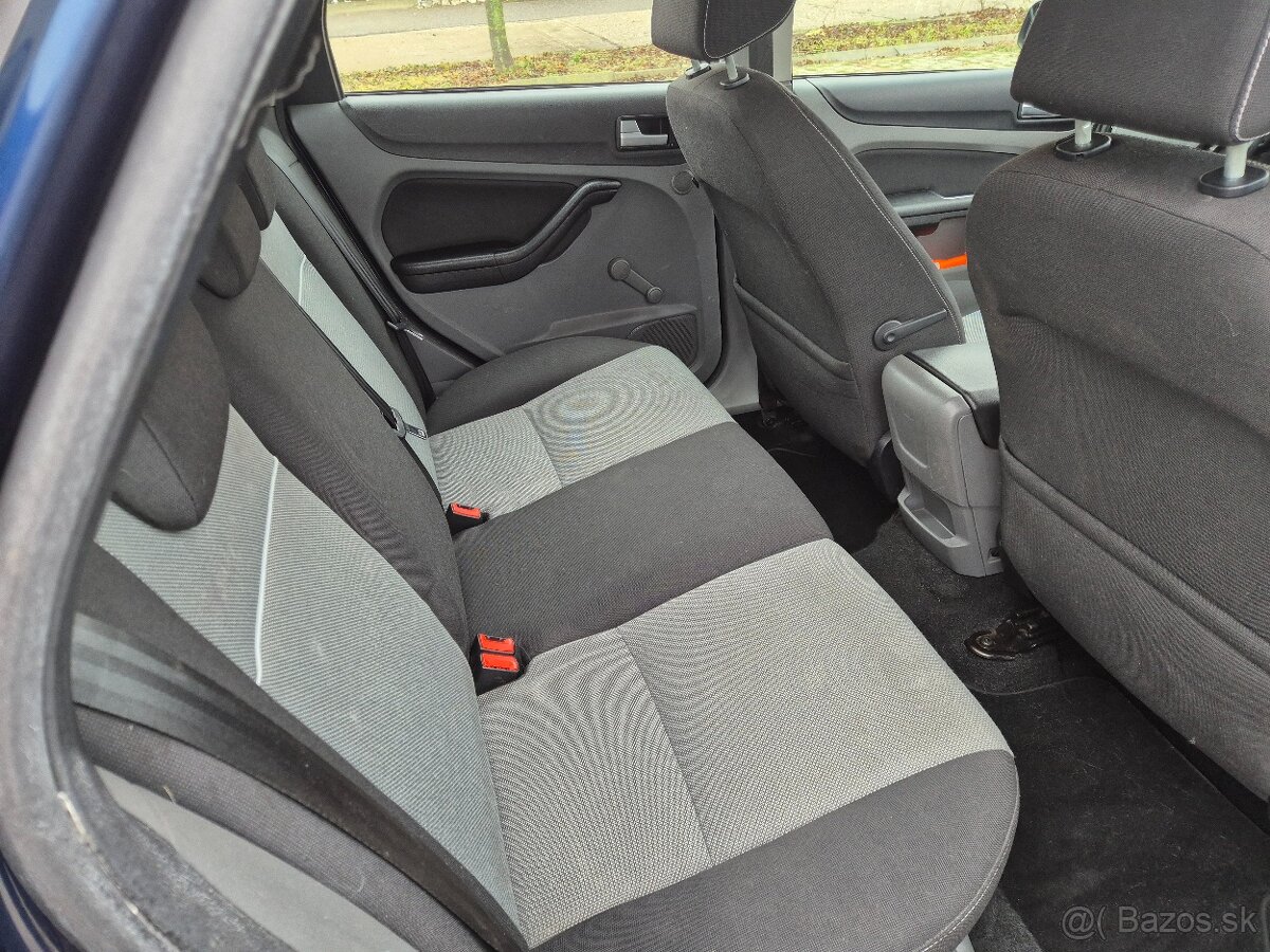 Predám Ford Focus Hatchback Faclieft 1.6 74kw Benzin r.v.5/2 - 10