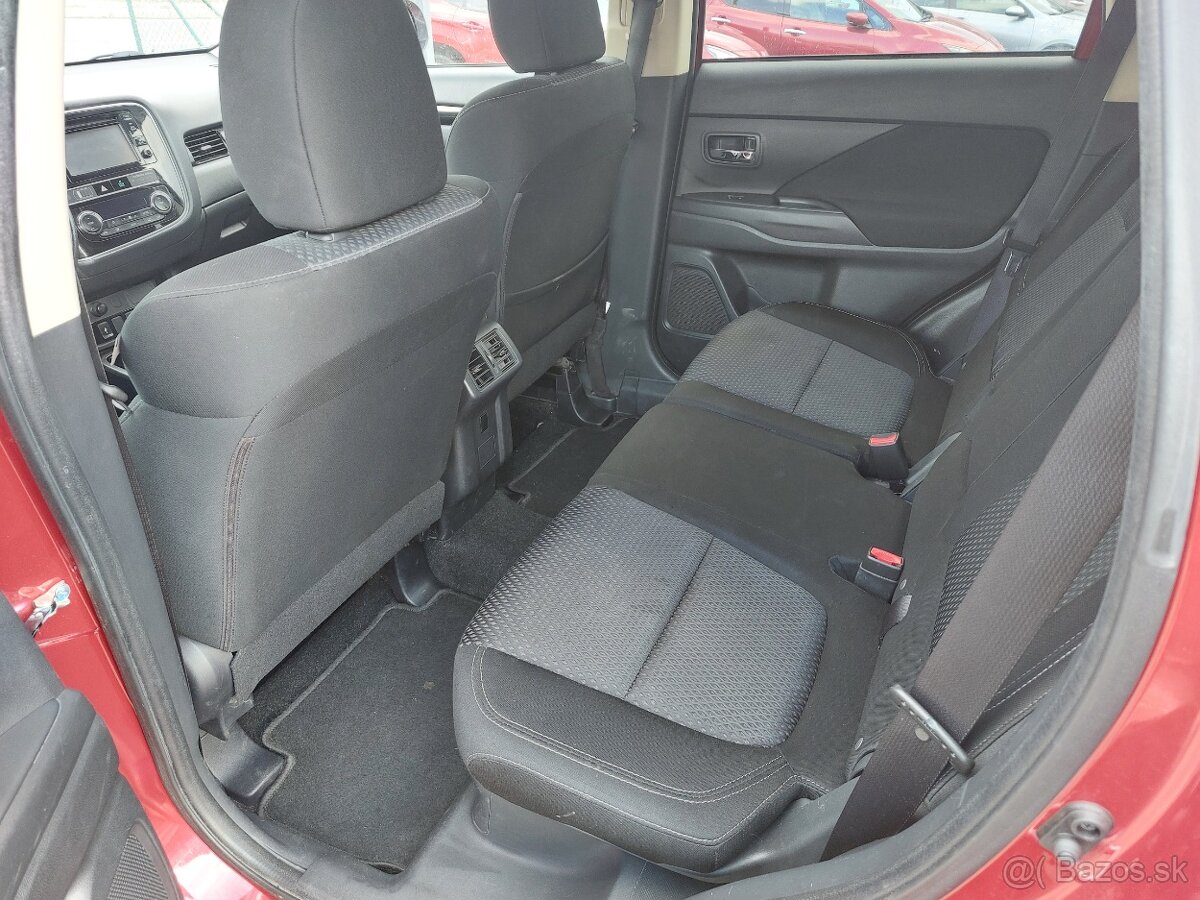 Mitsubishi Outlander 2.0 Mivec 4WD CVT Intense - 10