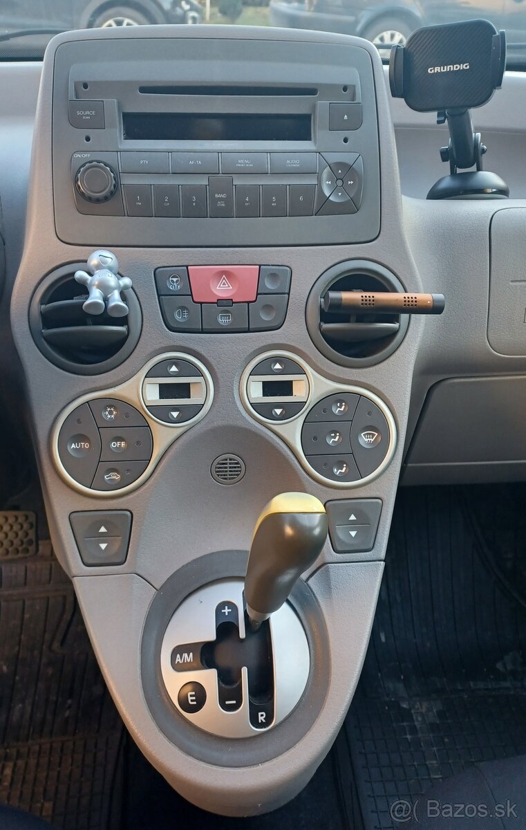 Fiat Panda 1,2 AUTOMAT - 10