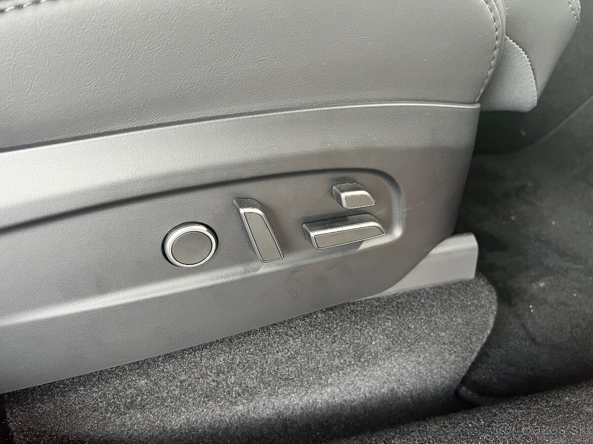 TESLA MODEL Y PERFORMANCE ALL-WHEEL DRIVE - 10