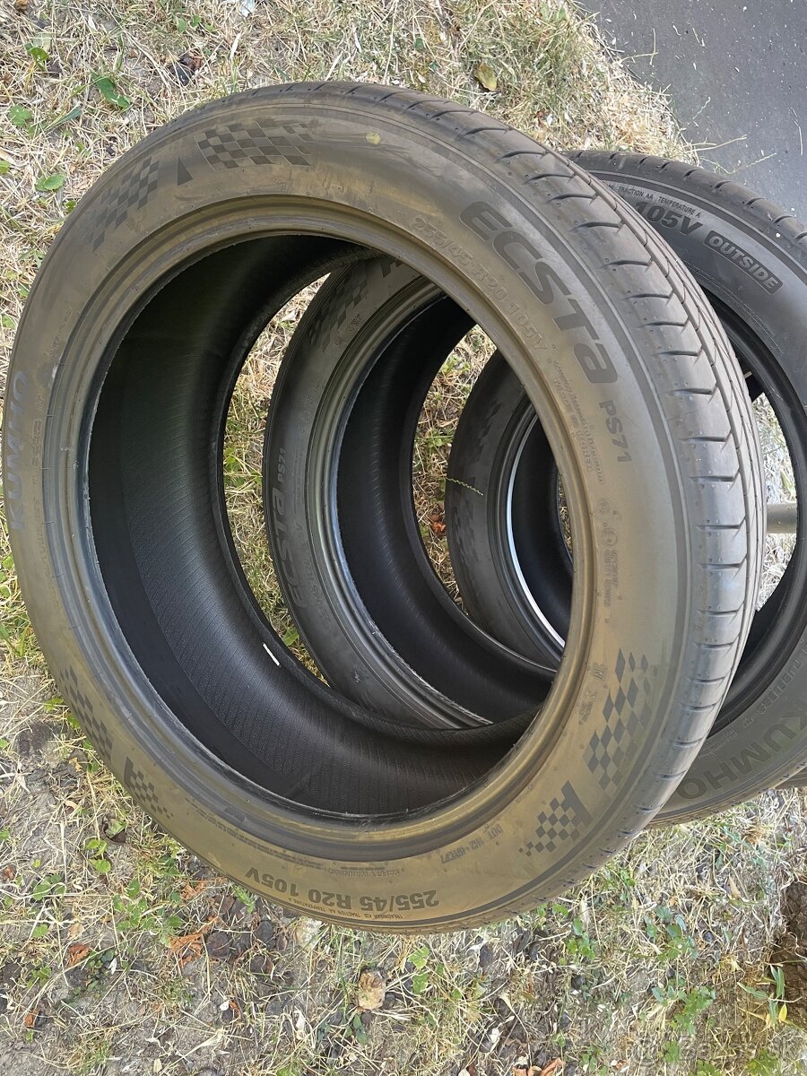 Predám nové letné pneu Kumho ECSTA PS71 255/45 R20 105V - 10