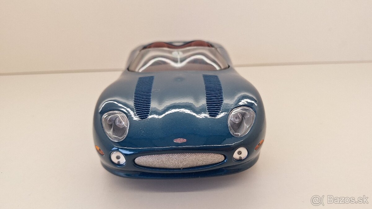 1:18 JAGUAR XK180 - 10