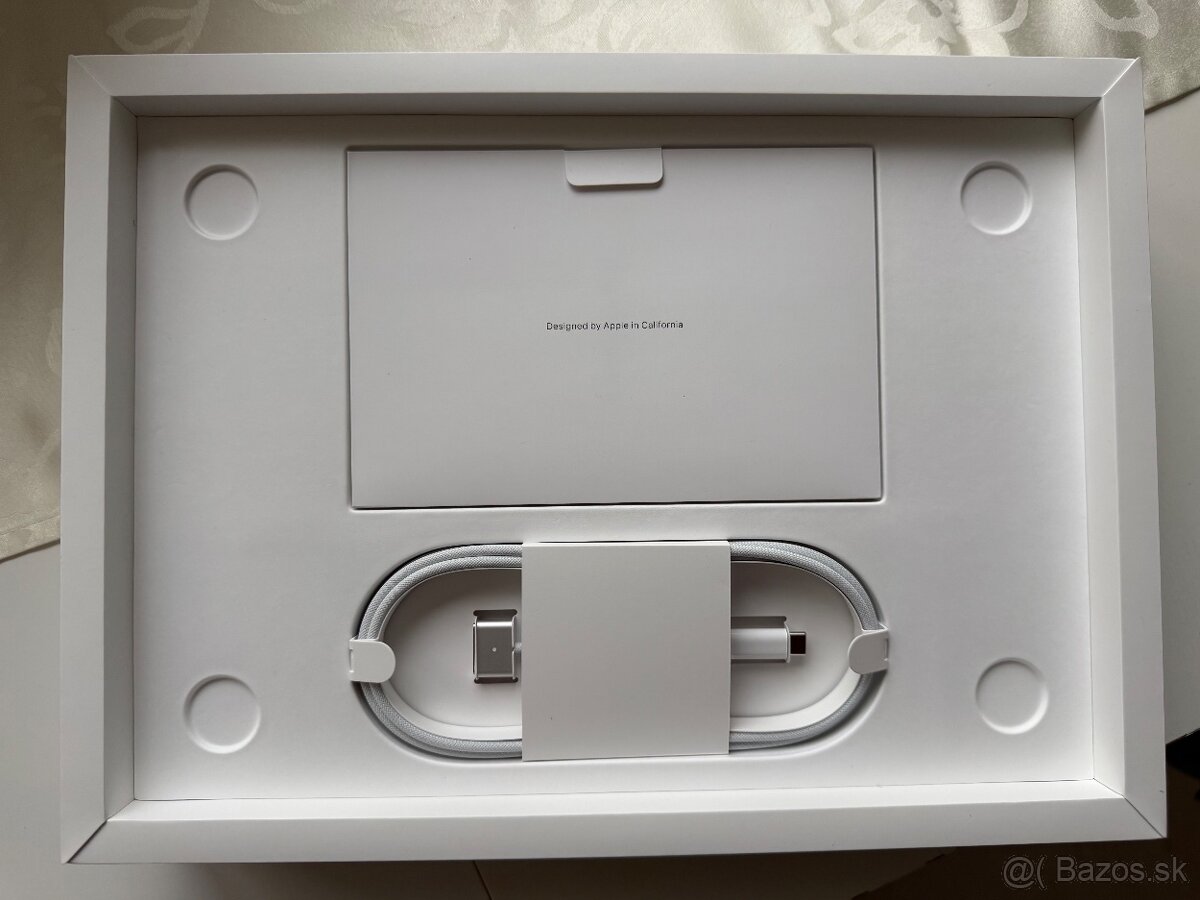 Apple MacBook Pro 14" M2 16GB RAM, 512 GB Silver - 10