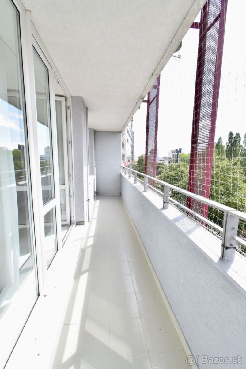 Prenájom 2 izb. byt Koloseo Tomášikova Ba. - 10