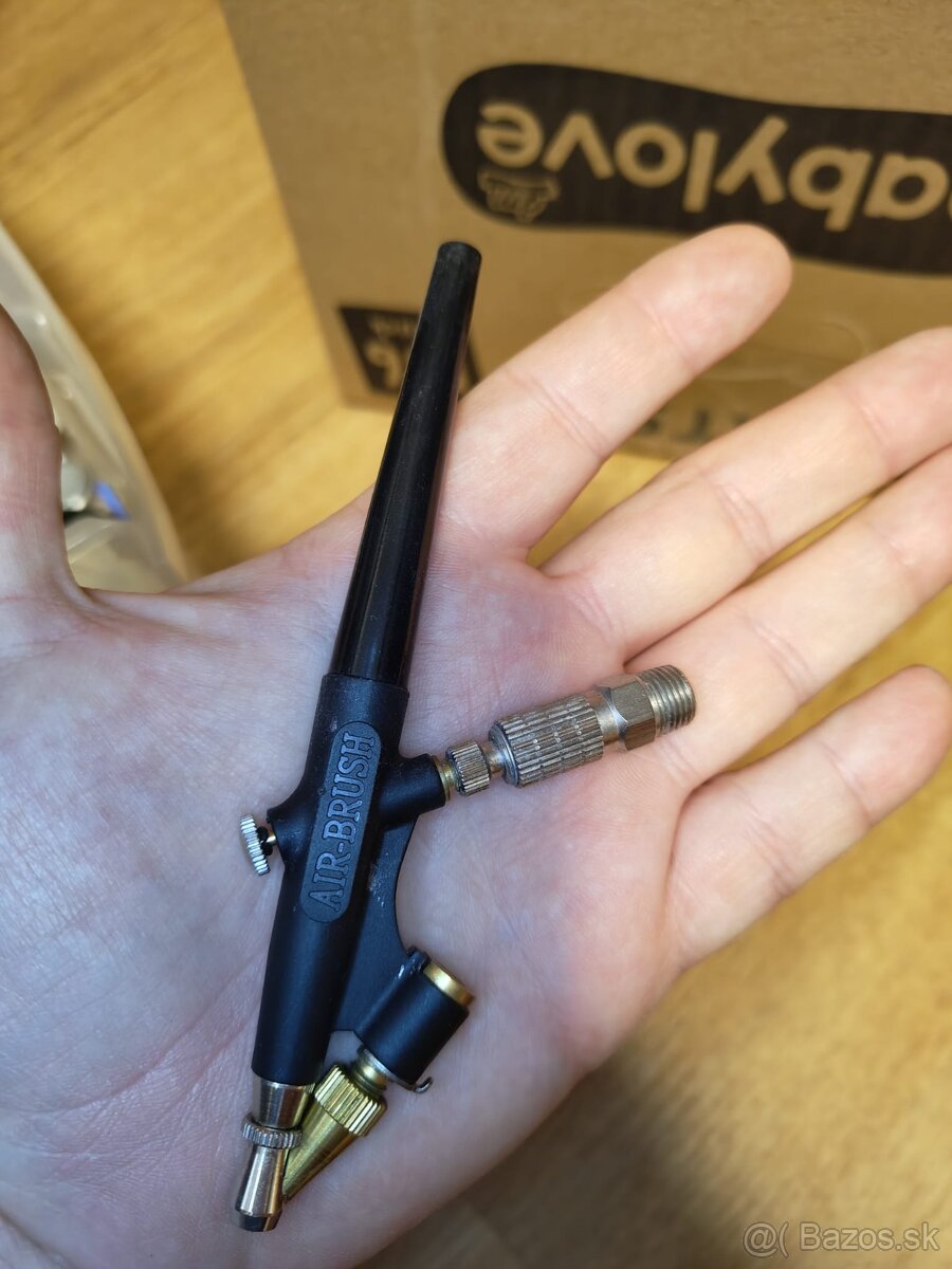 Sada airbrush pištolí (7 ks) s kompresorom a príslušenstvom - 10