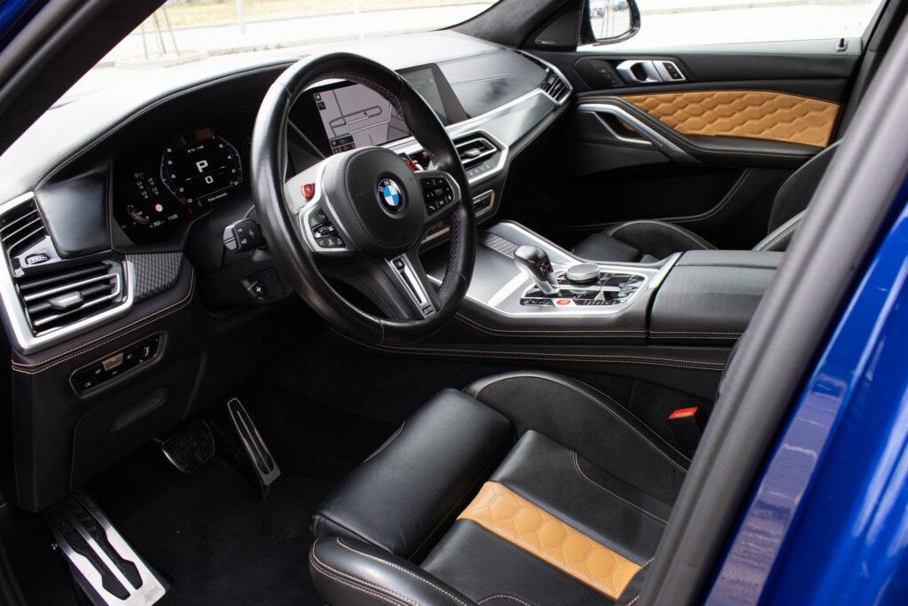 BMW X6 M Competition z roku 2021 - 10