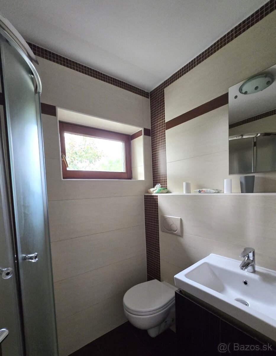 PRENÁJOM – 7 izbový rodinný dom s krásnym výhľadom - BA IV - 10