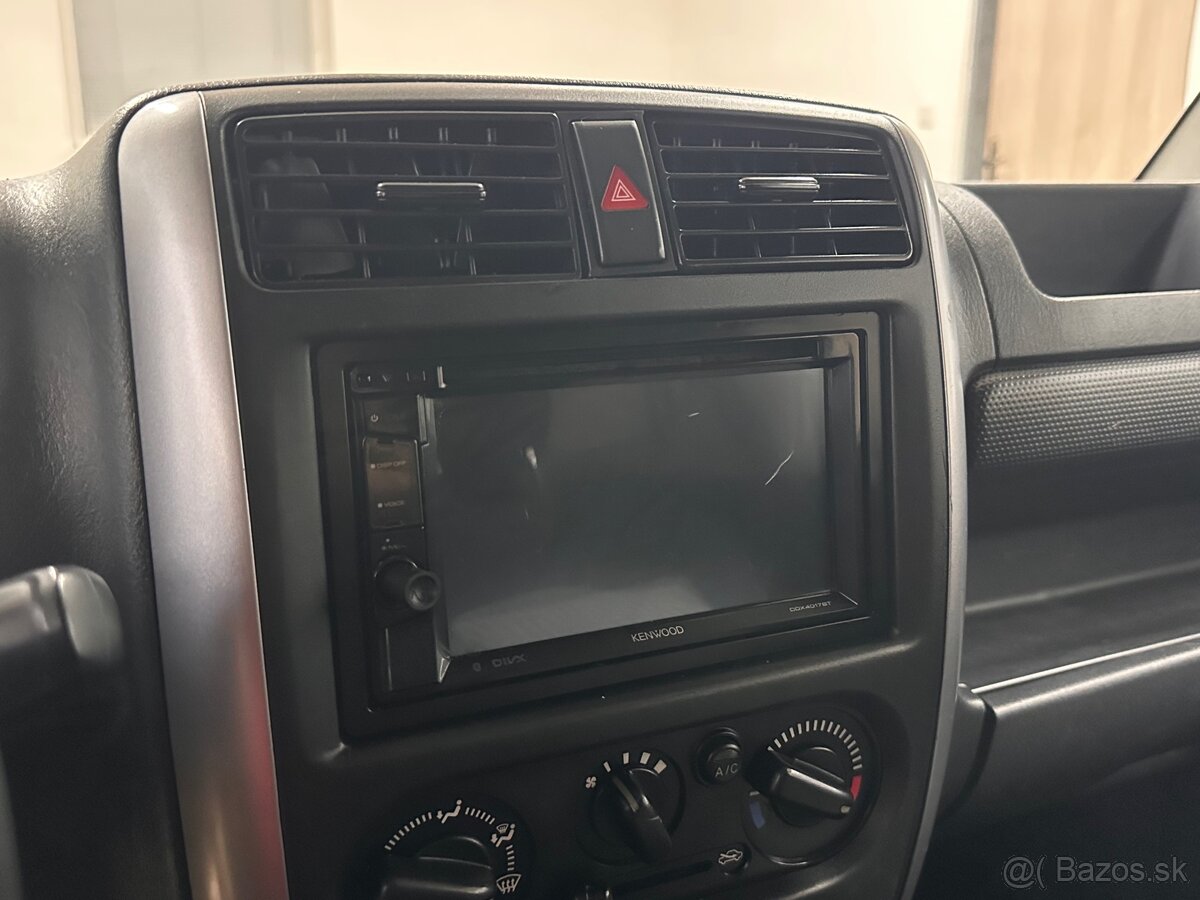 Suzuki Jimny 1.3i - 10