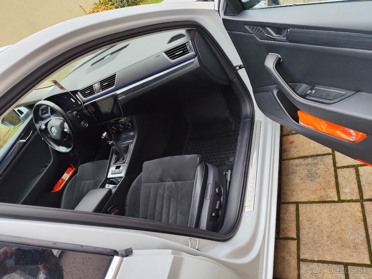 Škoda Superb combi 2.0 TDI STYLE ročník 2023 - 10