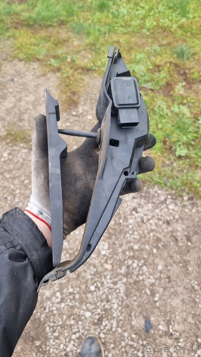 Rozpredám bmw e46 320d 110kw touring facelift - 10