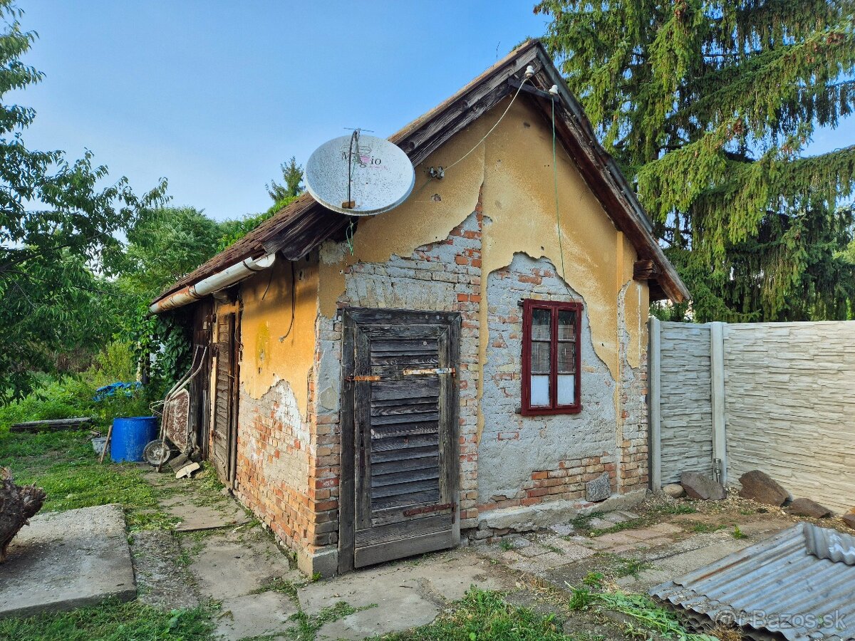 Priestranný bytový dom na predaj v obci Pohronský Ruskov - 10