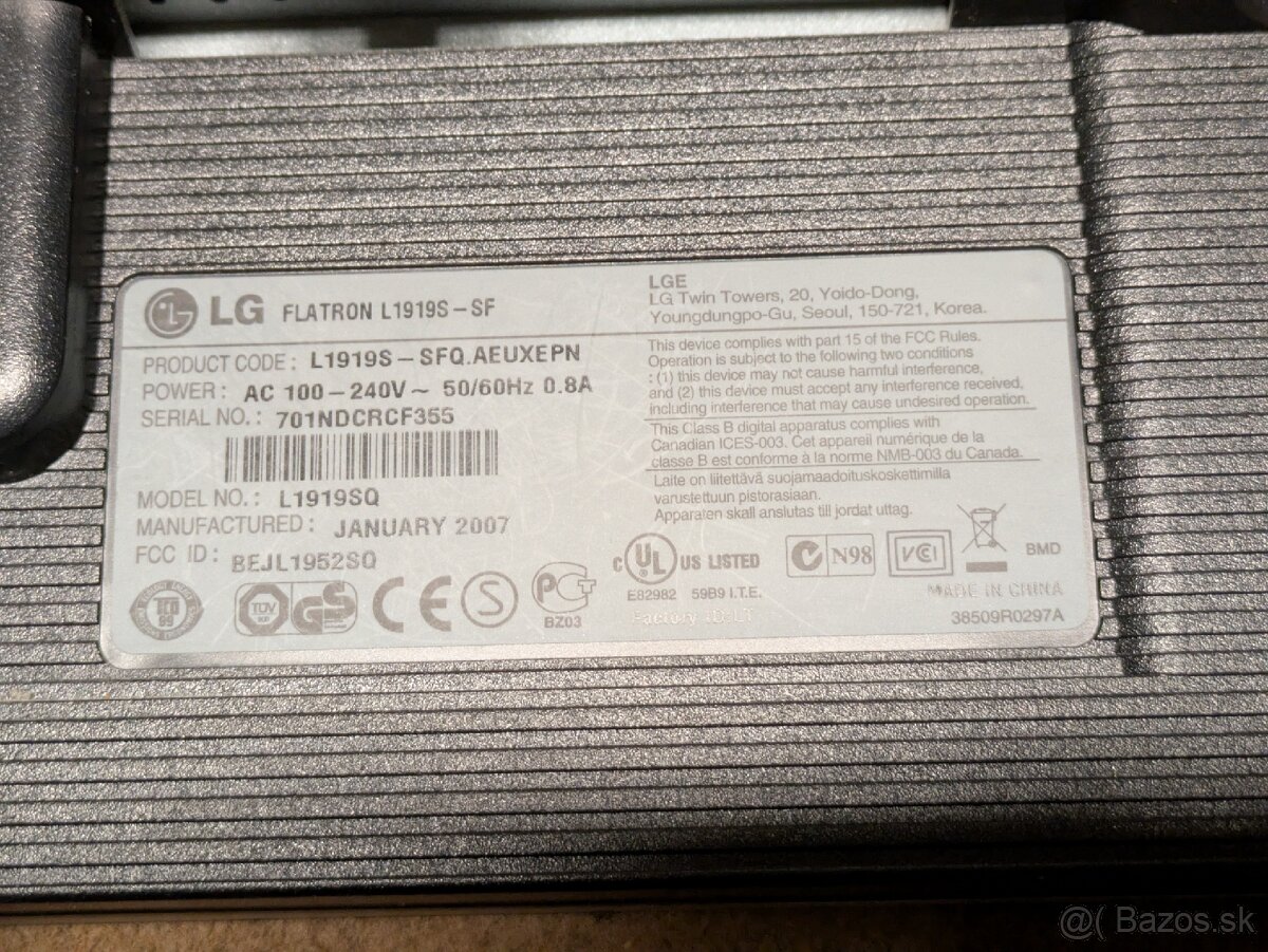 VGA kancelársky monitor 19" - 10